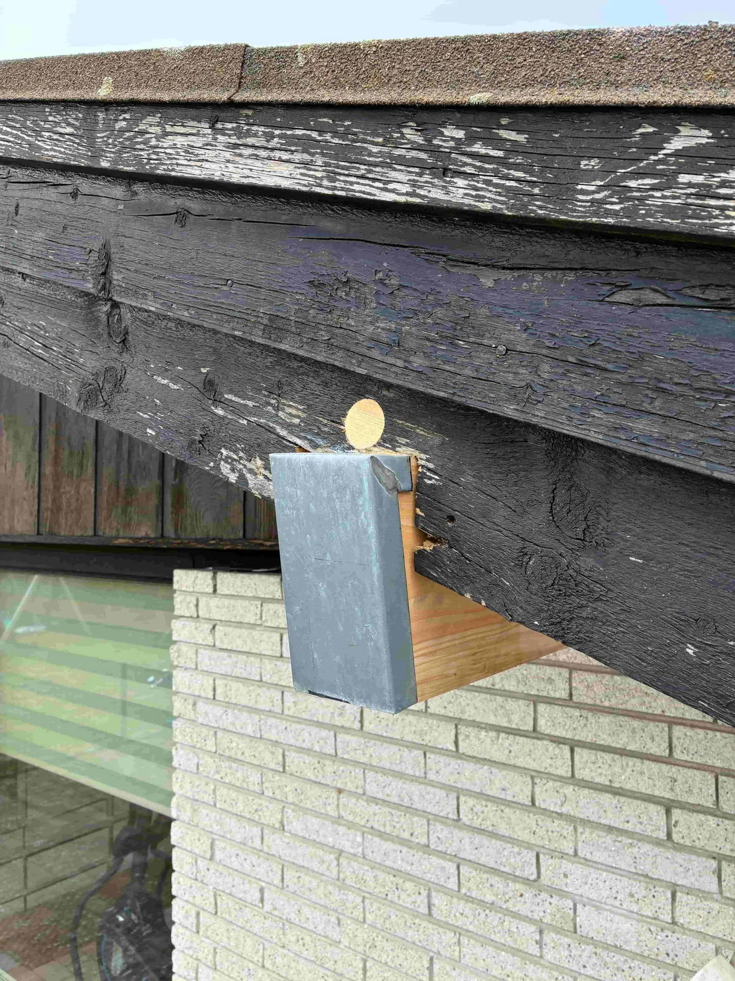 Tag der trænger til renovering